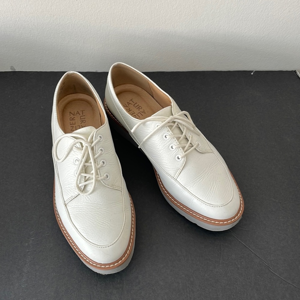 White leather shoes size 7 M